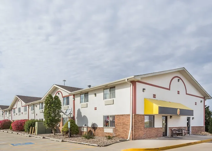 Hotel Super 8 By Wyndham Pontiac