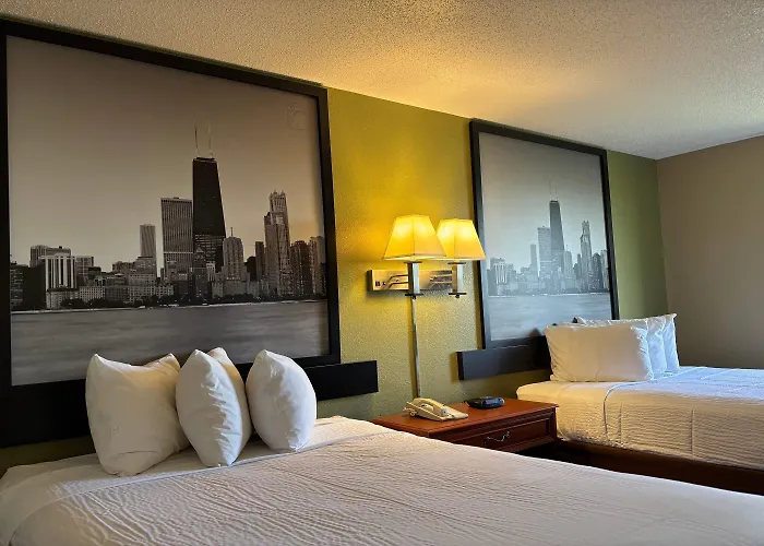 Super 8 By Wyndham Hotel Pontiac