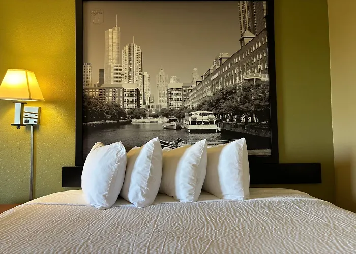 Super 8 By Wyndham Hotel